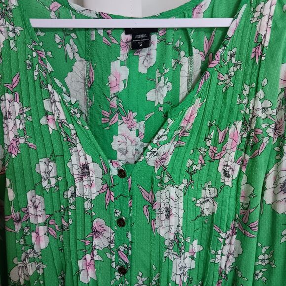 Torrid Sleeveless Sz 2x Green Floral Top Pintuck Pleat Front Button Closure - Picture 3 of 10